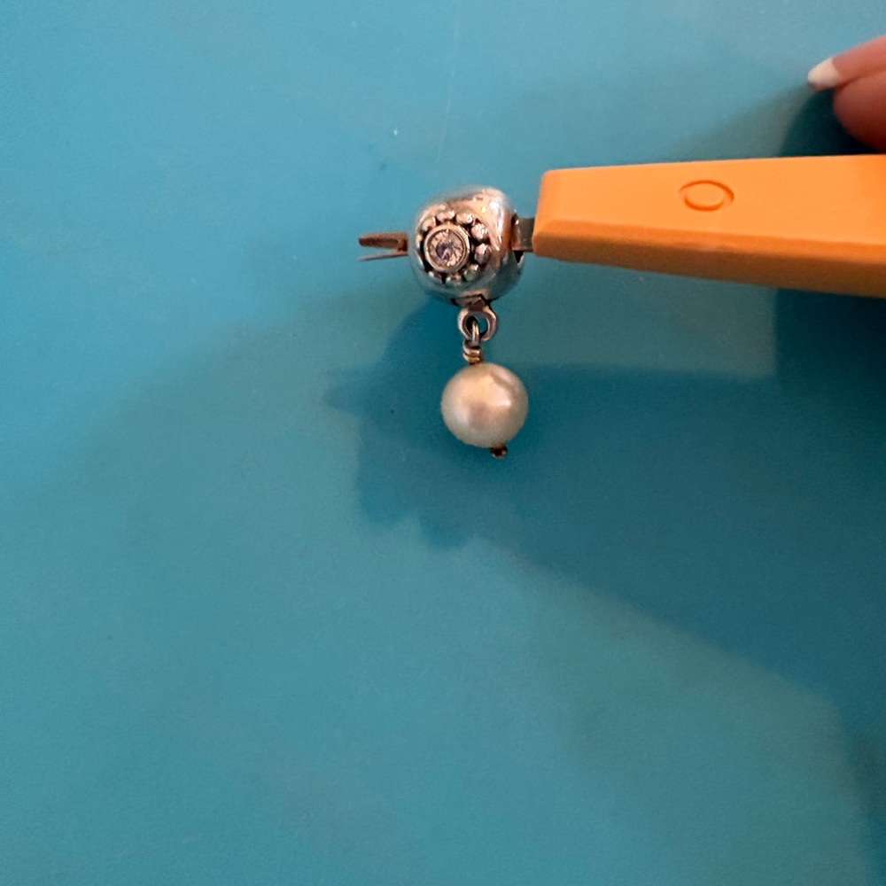 PANDORA PEARL OF WISDOM DANGLE CLIP - Picture 9 of 16